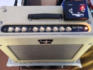 Ampli Sky King dessus Ampli Sky King dessus